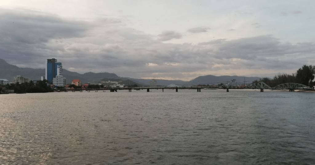 When it comes to private transfers from Sihanoukville to Kampot, our taxi service is your best choice. With our best price guarantee, easy booking and cancellation policy, cash payment option, and availability anytime, anywhere, we ensure a hassle-free and comfortable journey for you. Book your taxi with us and enjoy a seamless transfer to Kampot, where you can explore its beauty and charm at your leisure.