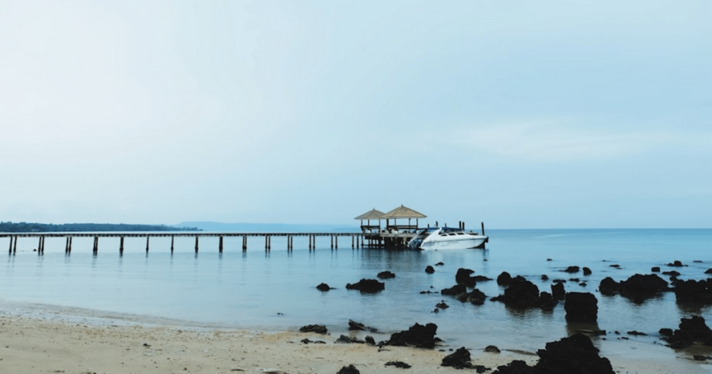 If you're planning a trip from Sihanoukville to Trat in Cambodia, whether it's to visit the stunning islands of Koh Chang or Koh Kood, or to catch a flight from Trat Airport, a private taxi transfer is the most convenient and hassle-free option. With our taxi service, you can enjoy the comfort and flexibility of traveling at your own pace, with the added benefit of a professional driver who knows the route well.